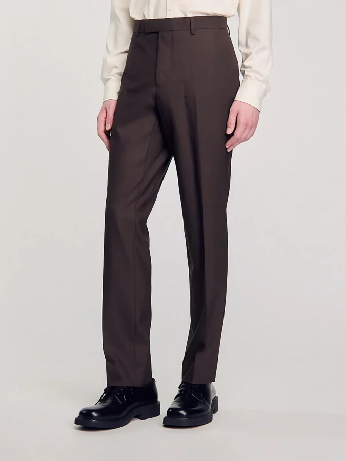 pantalones marrones de pinzas y corte recto para hombre