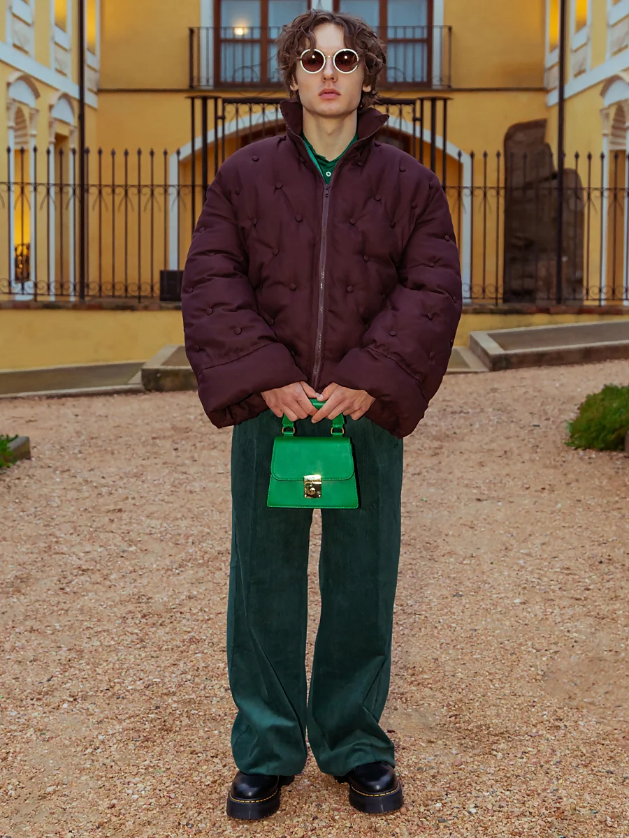 Conjunto con chaqueta puffer y pantalones verde para hombre