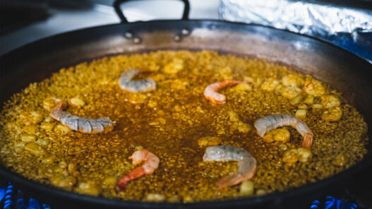 Paella del señoret, con gamba y langostino pelados del restaurante Rocacho Plaza