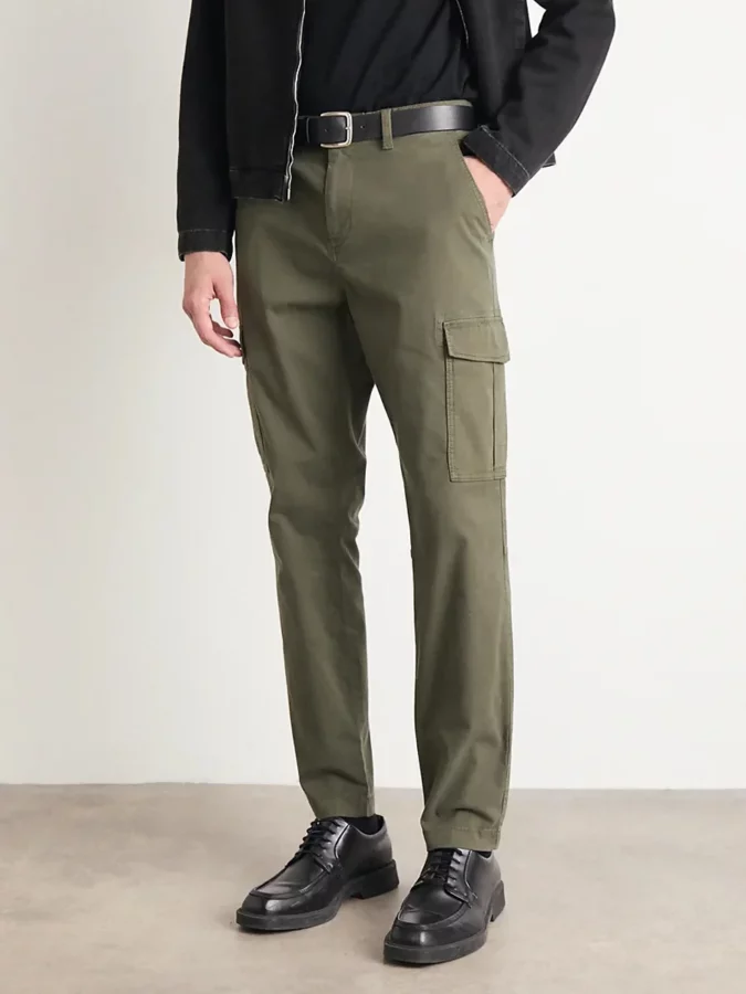 pantalones cargo verde militar