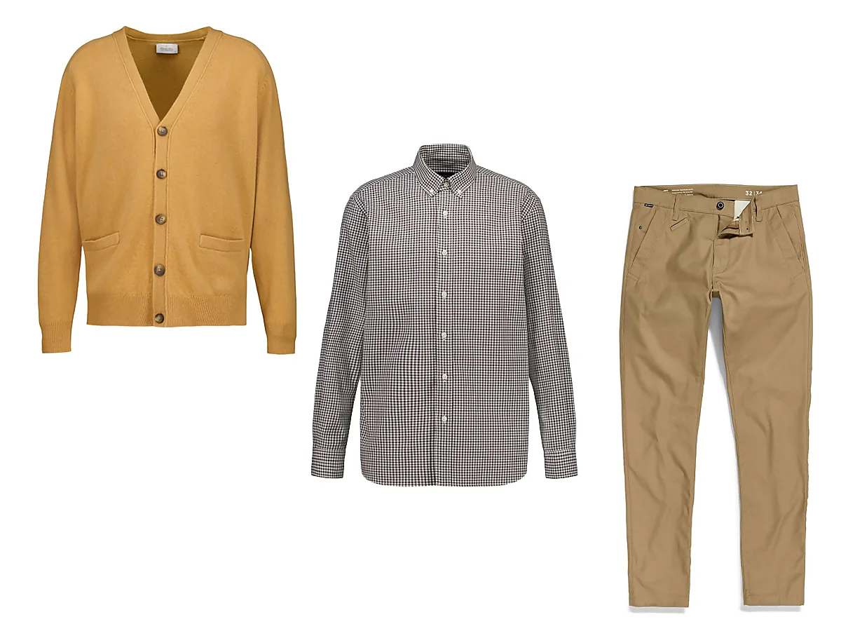 cárdigan amarillo, camisa a cuadros y pantalones chinos beige