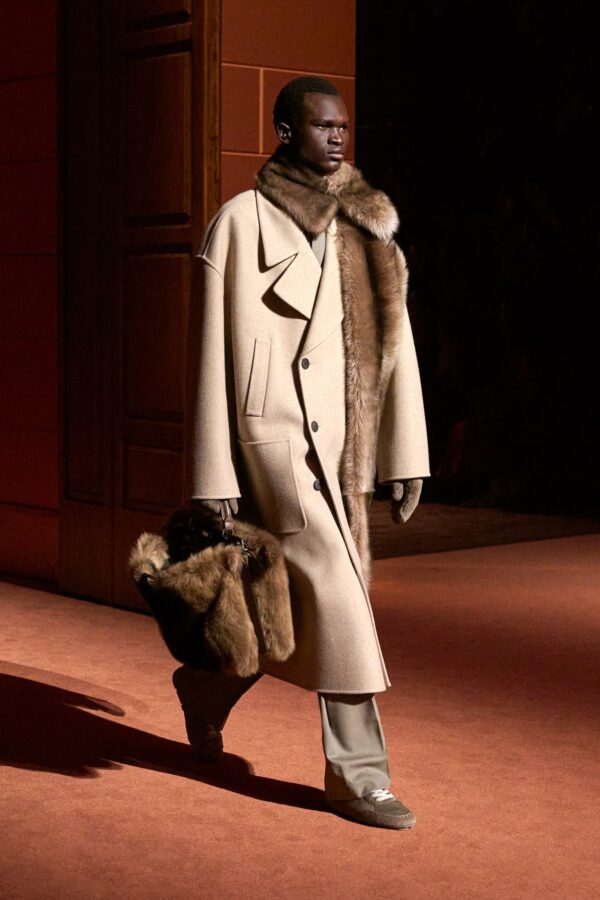 Look 4 desfile FENDI hombre otoño invierno 2025 2026