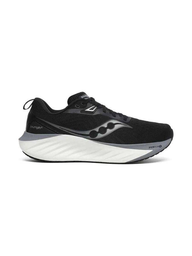 zapatillas saucony triumph 22 en color negro para correr media maratón