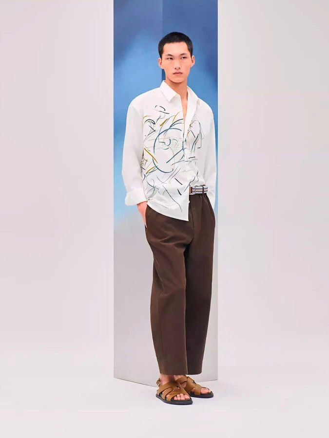 Outfit casual hombre de Hermès verano 2025