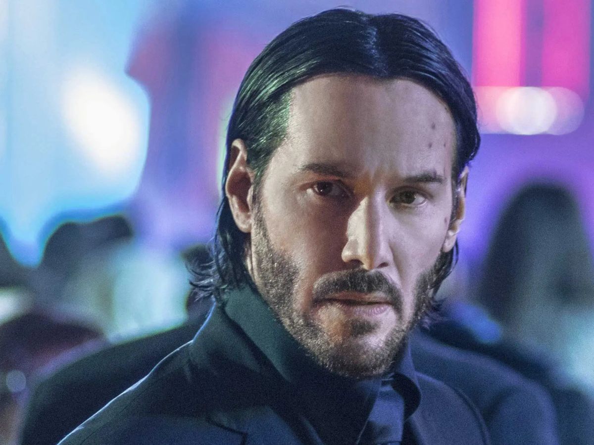 Keanu Reaves interpretando el papel de Ana de Armas en la nueva película John Wick 5