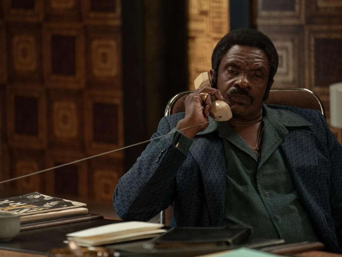 Actor Keith David en una escena de la serie Duster en HBO Max