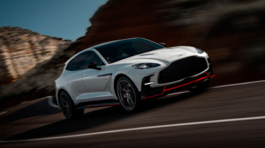coche Aston Martin DBX S 2025