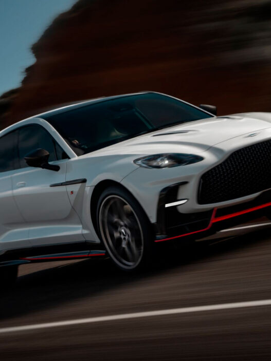 coche Aston Martin DBX S 2025