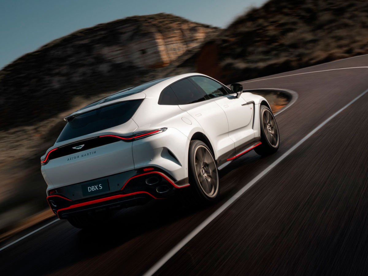 Vista trasera del nuevo Aston Martin DBX S 2025