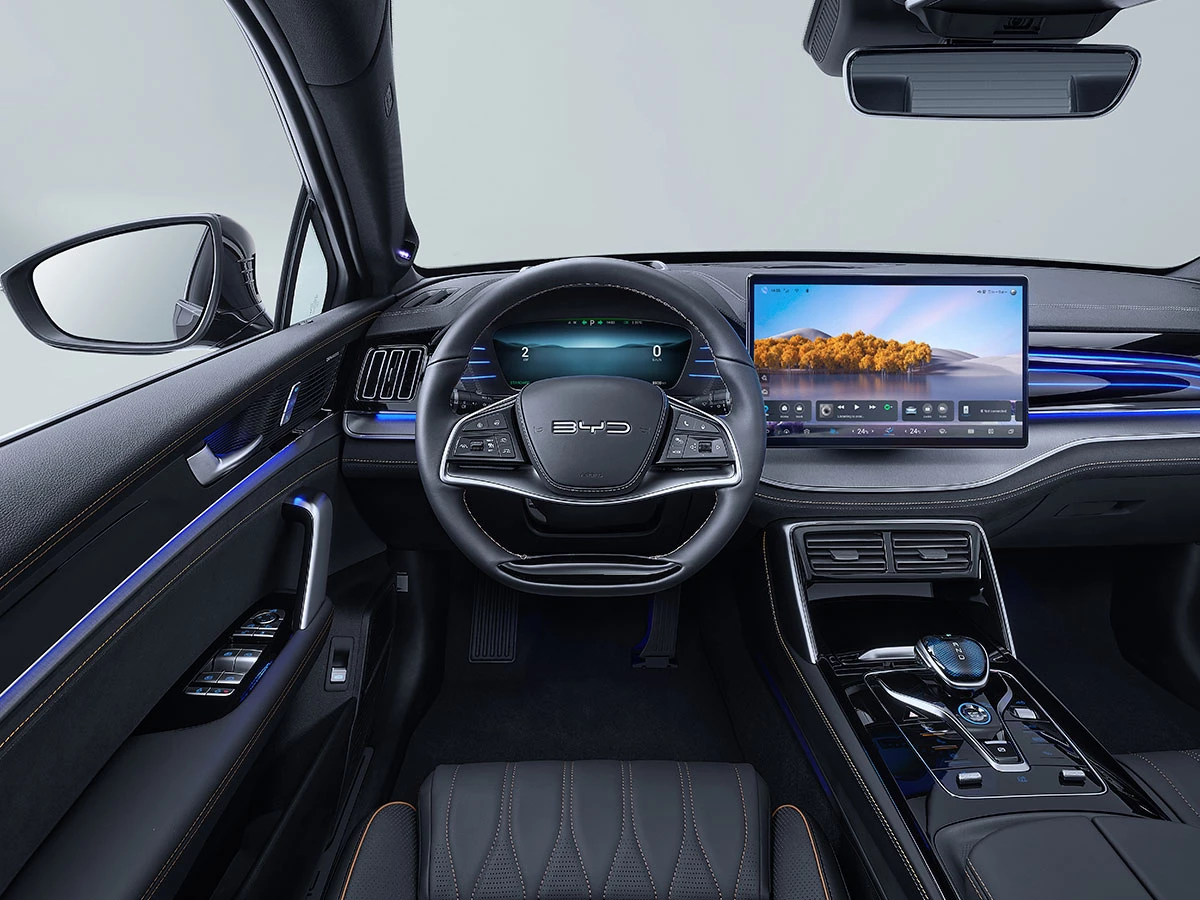 Interior del BYD Tang asiento del conductor