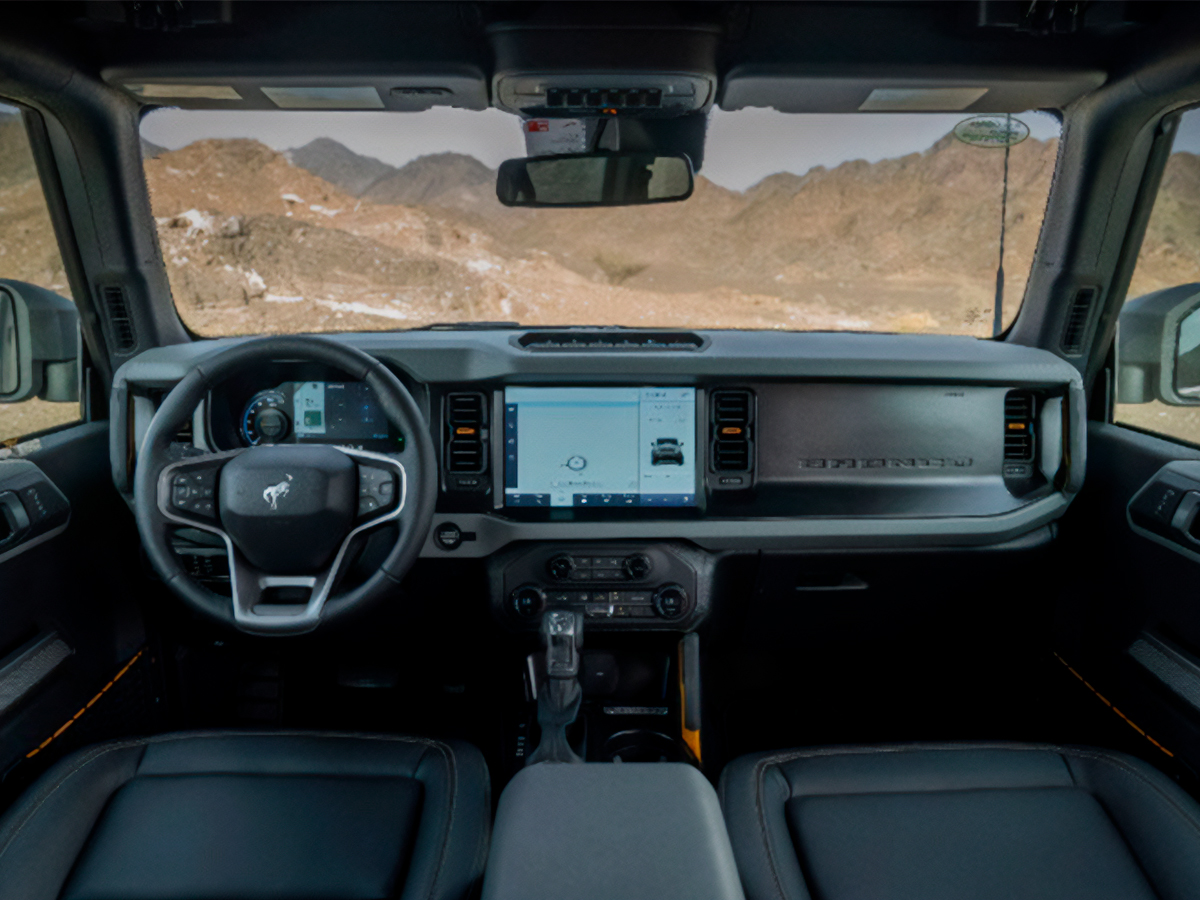 Volante y pantalla Ford Bronco