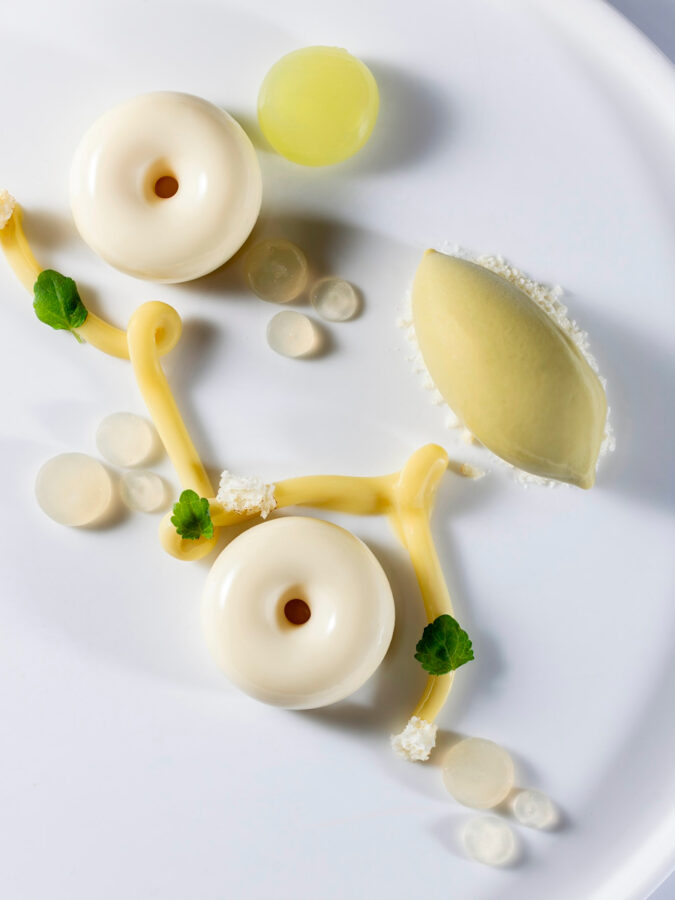 Plato de postres del restaurante Lasarte de Barcelona