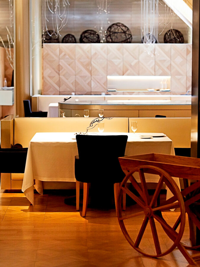 Sala del restaurante Lasarte de Barcelona