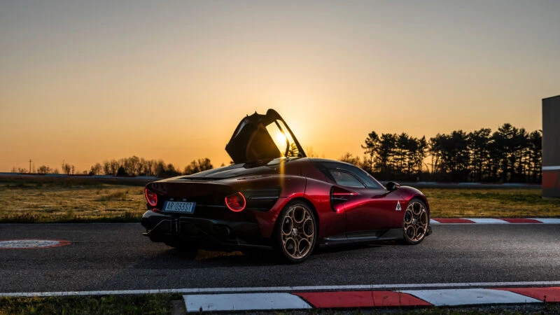 Alfa Romeo 33 Stradale 2025
