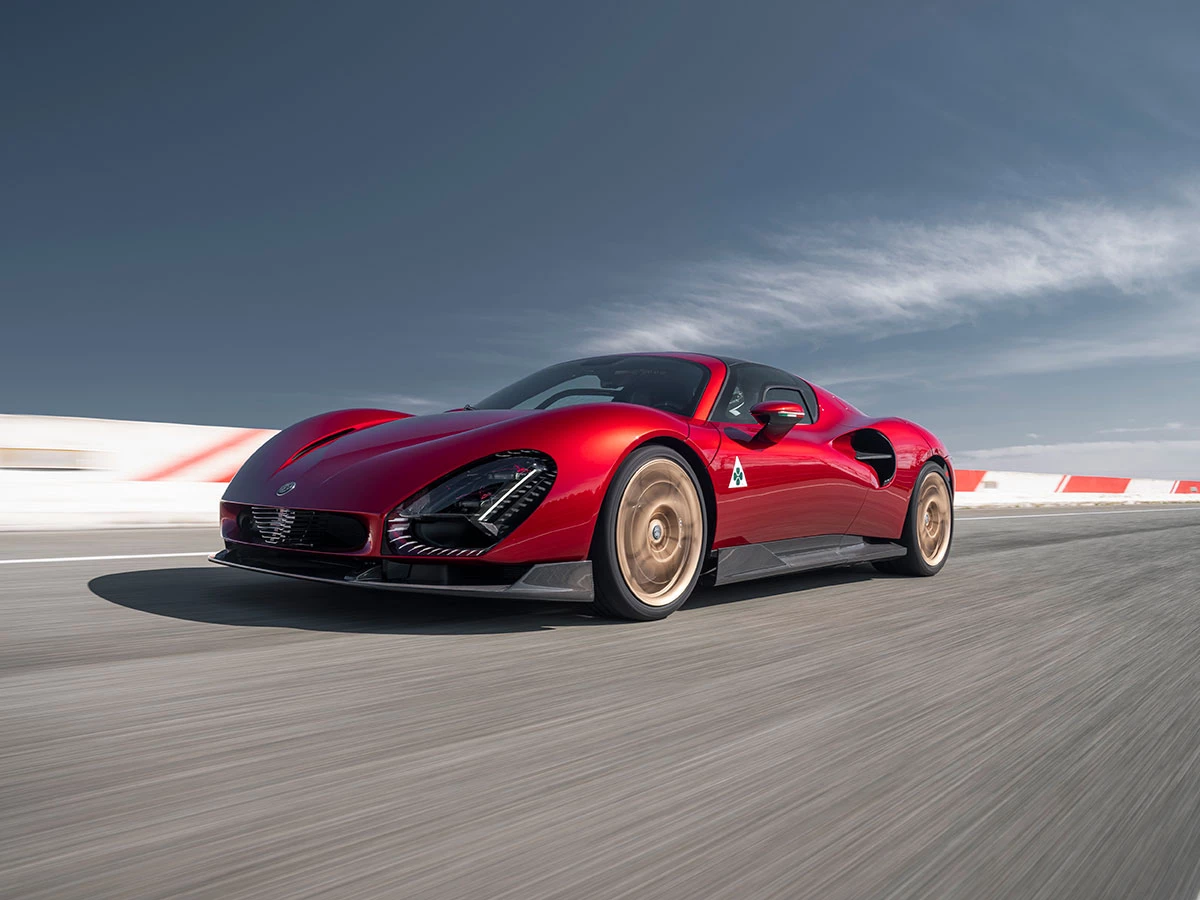 Alfa Romeo 33 Stradale en pista
