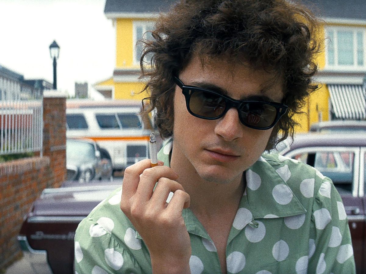 Timothée Chalamet como Bob Dylan en A Complete Unknown