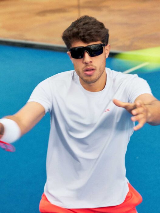 Jugador de Paddle Agustin Tapia con gafas de sol Mó x Nox