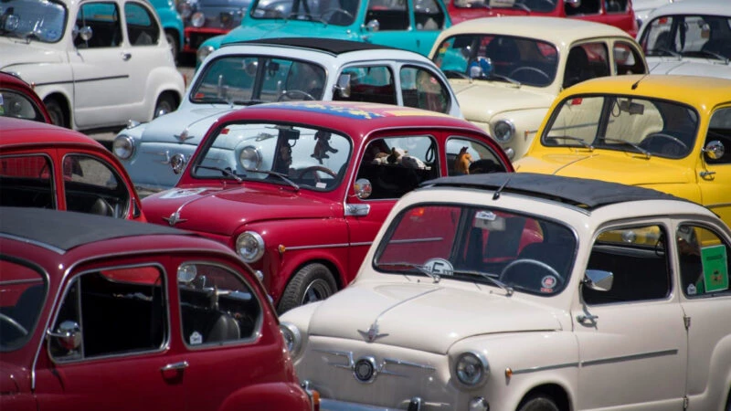 SEAT 600