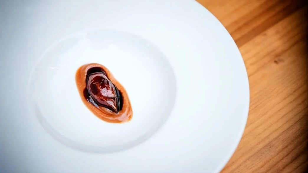 Plato del menú degustación del restaurante Tohqa de Cádiz
