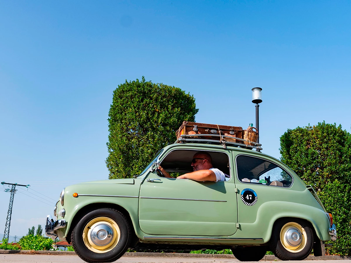 SEAT 600