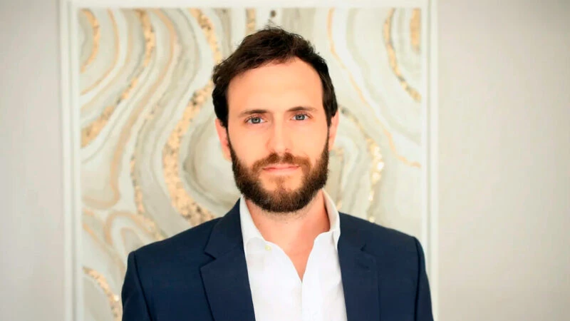 Retrato del doctor Sebastián La Rosa, divulgador en YouTube