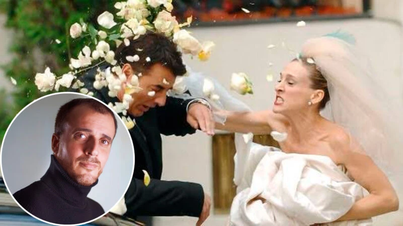 Escena de la película Sexo en Nueva York en la que Carrie, vestida de novia, está enfadada golpeando al novio el ramo, con retrato del psicólogo A. Carlos González.