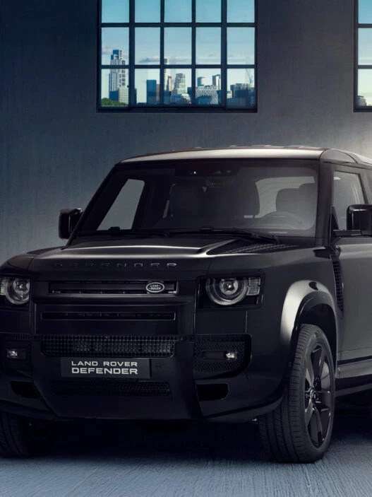 Land Rover Defender 2025 negro
