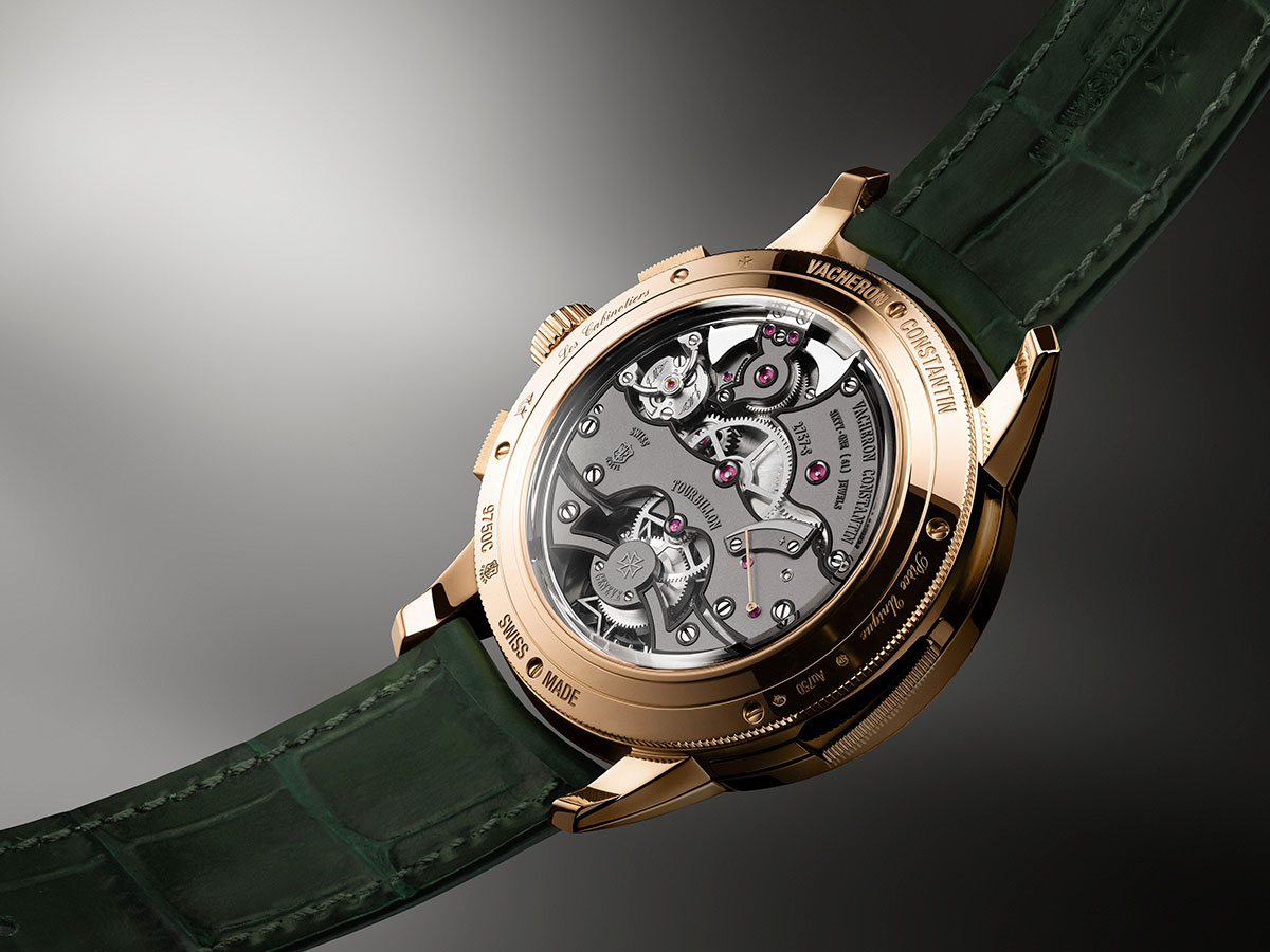 Presentación del reloj Les Cabinotiers de Vacheron Constantin en su estuche artesanal, acompañado de herramientas de ajuste.