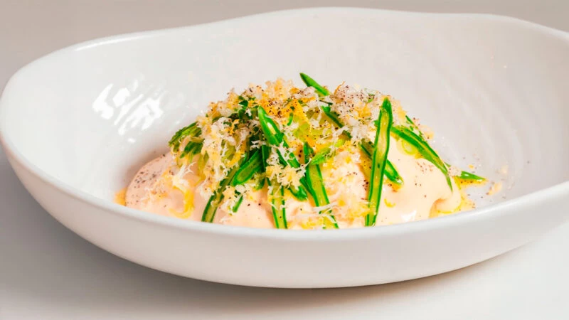 Detalle de la Ensaladilla con judía verde del restaurante La Cosmo