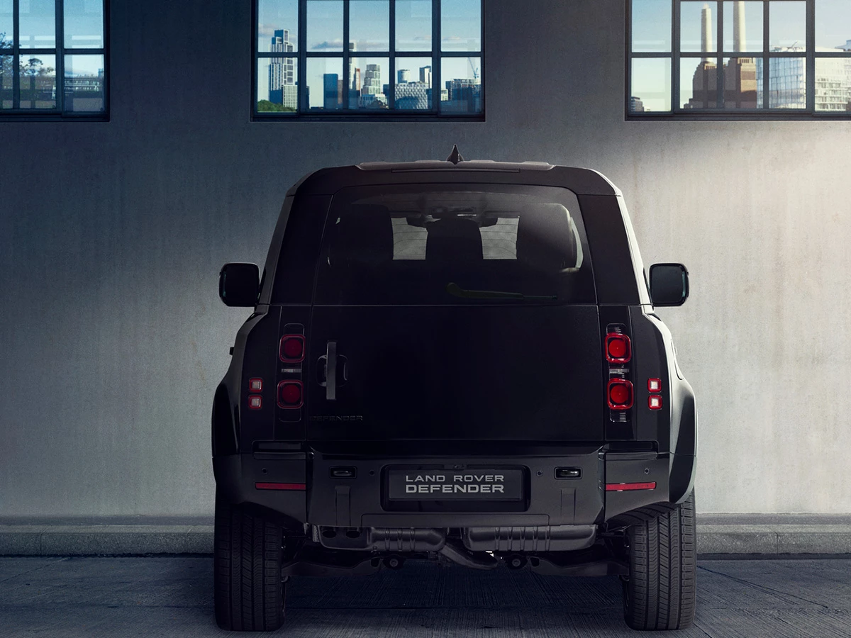 Land Rover Defender 2025 negro