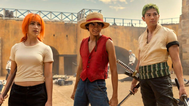 Nami, Luffy y Zoro en una escena de acción de la temporada 2 de One Piece en Netflix.