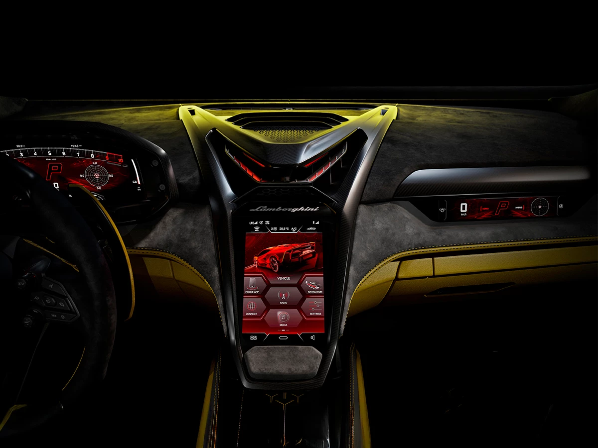 Consola central del Lamborghini Fenomeno con pantalla táctil y fibra de carbono