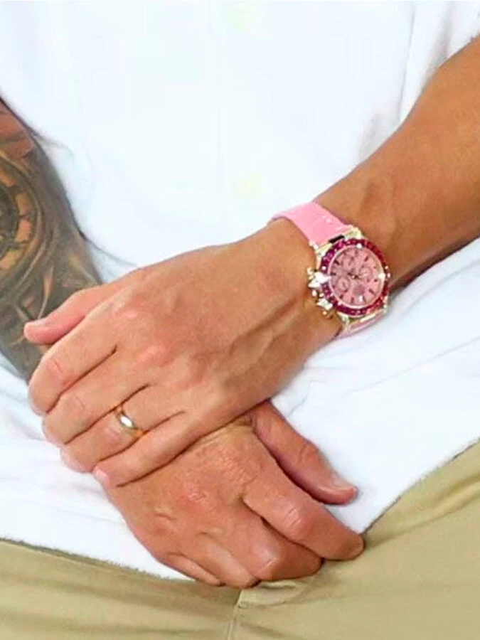 detalle del reloj Rolex rosa Daytona modelo Barbie en la muñeca de Messi.