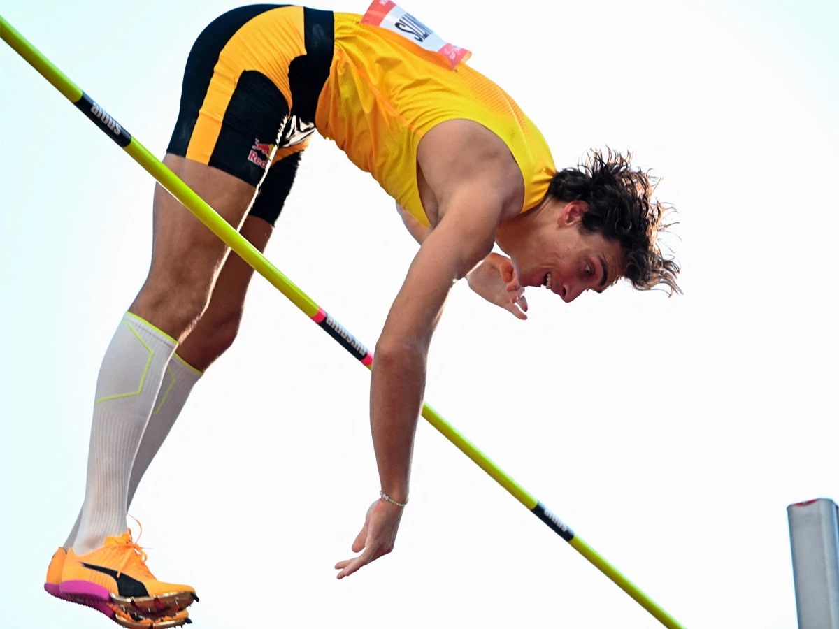 Mondo Duplantis supera el listón en su salto récord de 6,29 metros