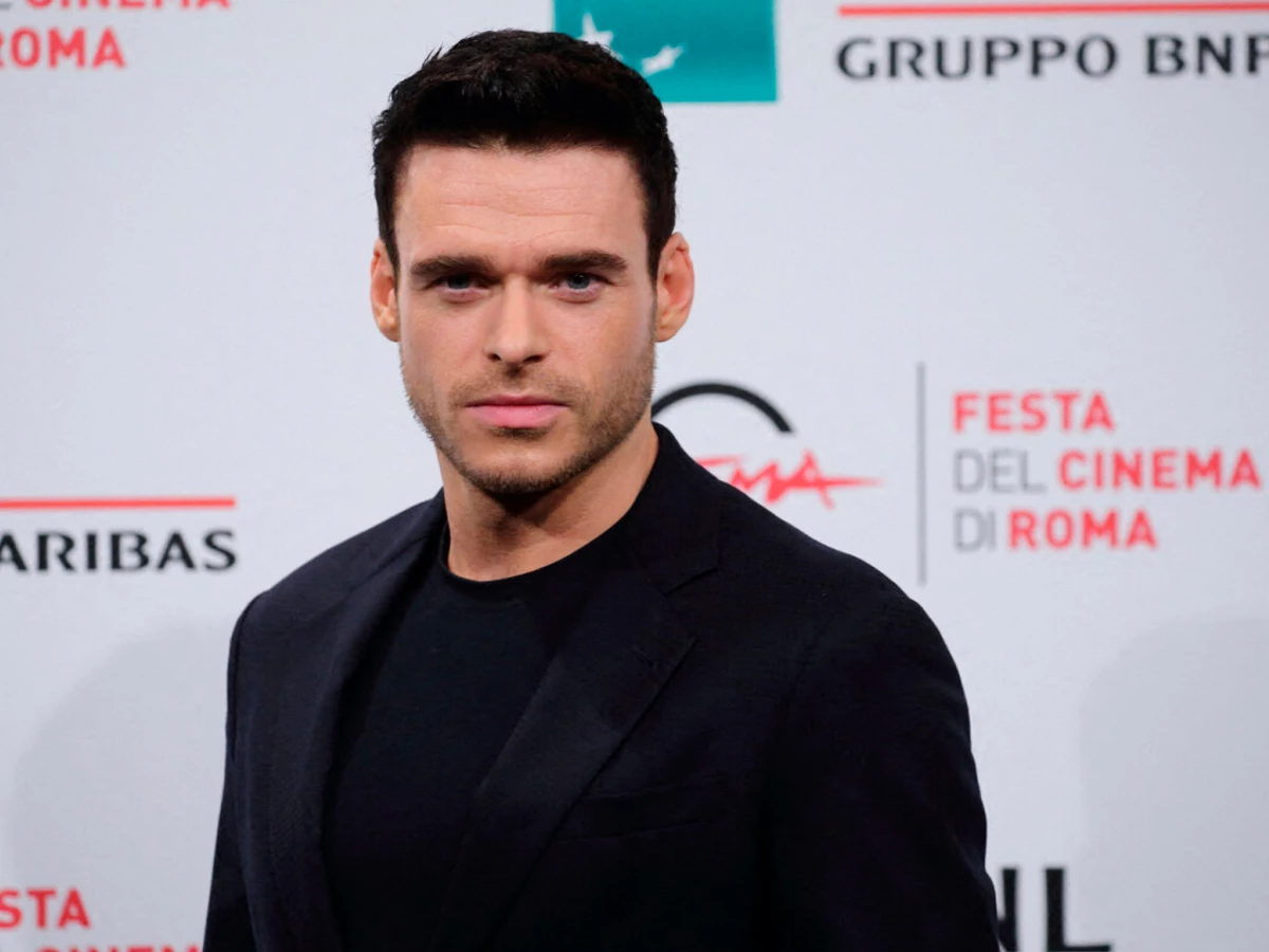 Richard Madden en la alfombra roja del Festival de Cine de Roma