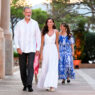 El Rey Felipe VI junto a la Reina Letizia caminando en los jardines de Marivent durante la recepción del verano 2025.