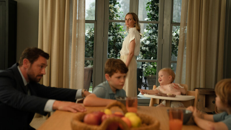 Diane Kruger en una escena de Pequeños Desastres, la miniserie de HBO Max sobre maternidad y secretos.