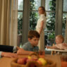 Diane Kruger en una escena de Pequeños Desastres, la miniserie de HBO Max sobre maternidad y secretos.