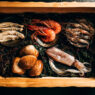 Selección de mariscos frescos para el menú degustación del restaurante Cebo en Madrid.