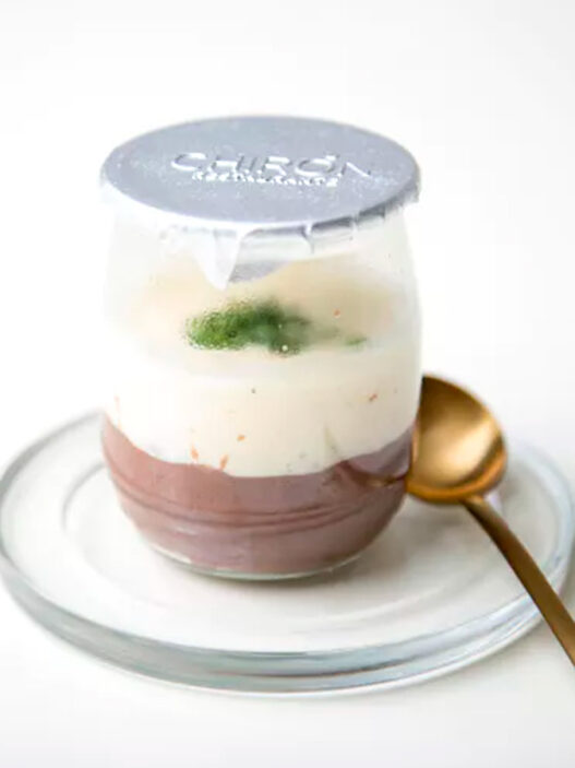 Yogur de morcilla del restaurante Chirón, uno de los platos más icónicos del menú degustación Tajo.