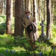 Daniel Craig vuelve para resolver un caso imposible en Puñales por la espalda: de entre los muertos Daniel Craig interpretando al detective Benoit Blanc, en la película Puñales por la espalda: de entre los muertos