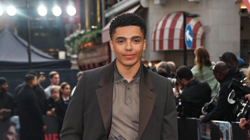 El actor británico Jay Lycurgo asistió a la premier de la película "Steve" en Londres con un look de la Colección Fendi Otoño/invierno 2025-2026.