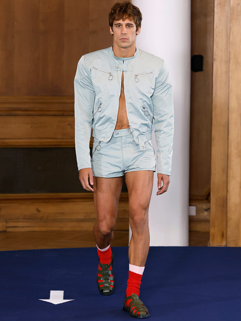 Martiño Rivas se estrena como modelo desfilando para Palomo Spain ...