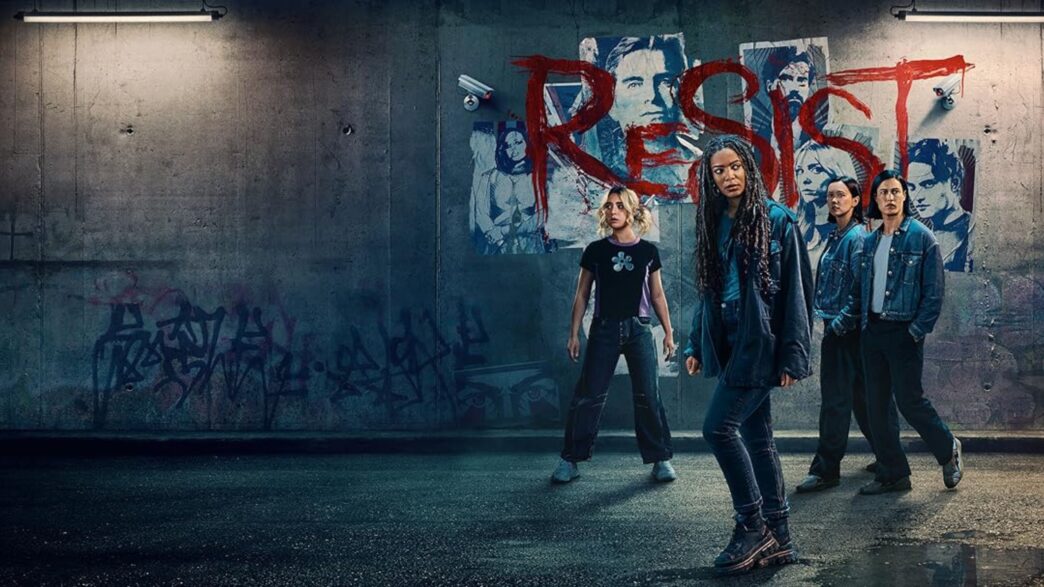 El grupo de estudiantes rebeldes en Gen V temporada 2 con el grafiti Resist