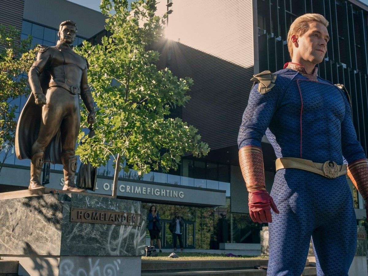 Homelander aparece en Gen V junto a su estatua en Godolkin University