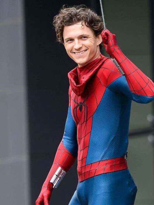 Tom Holland durante el rodaje de la película Spider-Man
