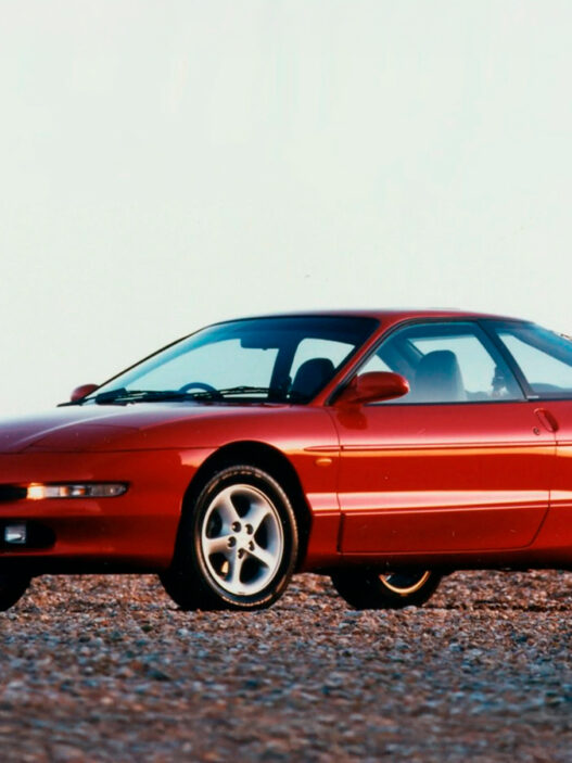 Ford Probe 2.5 con motor V6 en color rojo