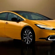 Toyota Prius 2025 en amarillo