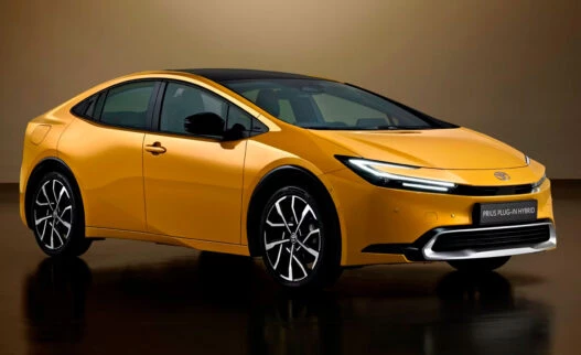 Toyota Prius 2025 en amarillo