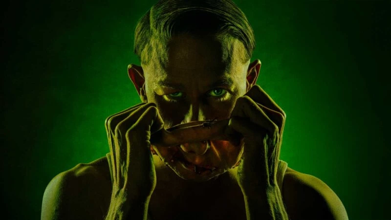 Portada de la serie Monstruo:La-historia de Ed Gein uno de los estrenos más esperados del mes de octubre de 2025